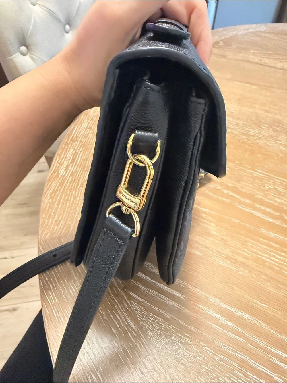 Authentic Louis Vuitton Pochette Métis in Black Monogram Empreinte leather - Picture 5 of 6